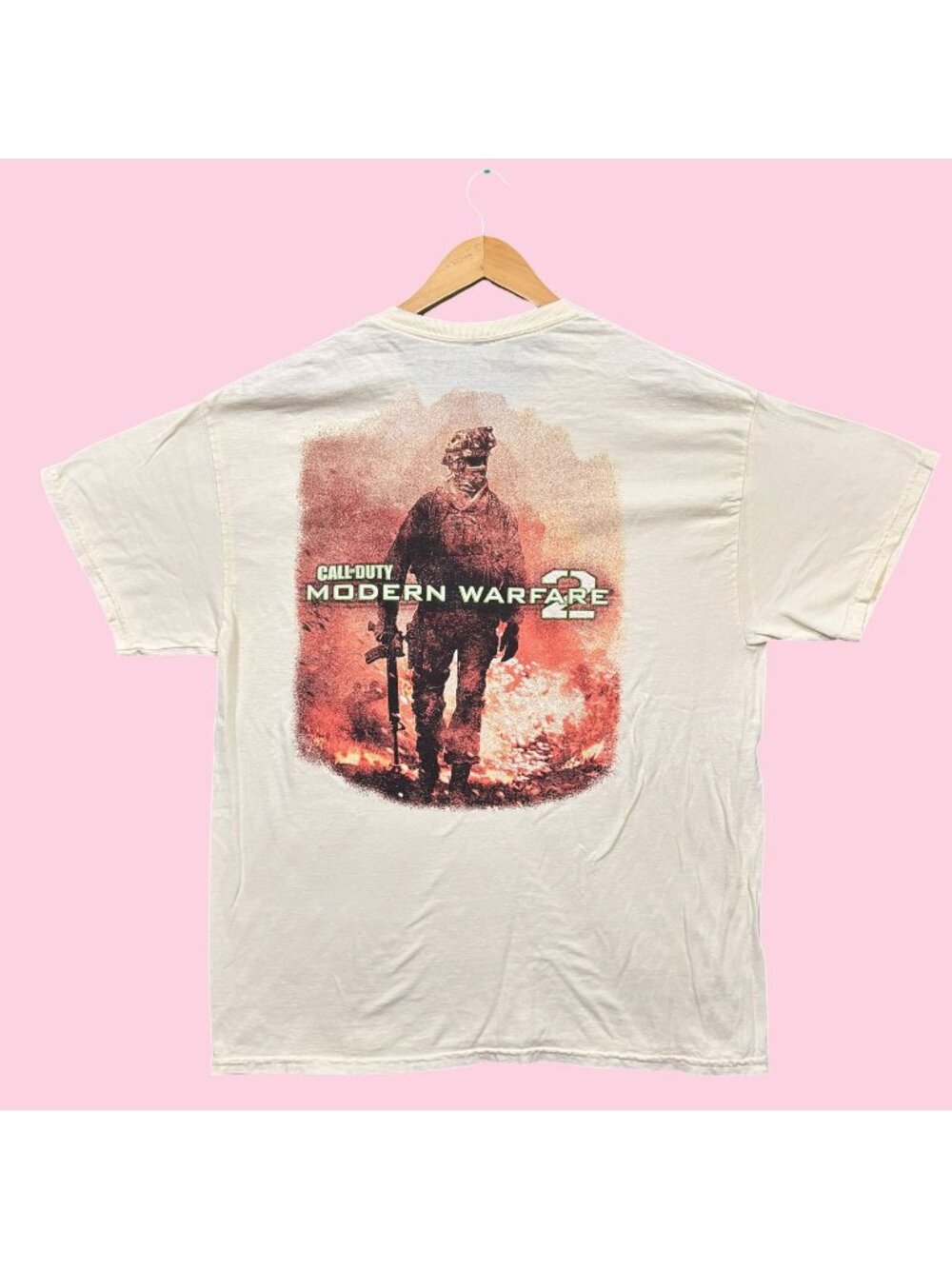 Call of Duty Modern Warfare 2 Video Game Poster Tee L